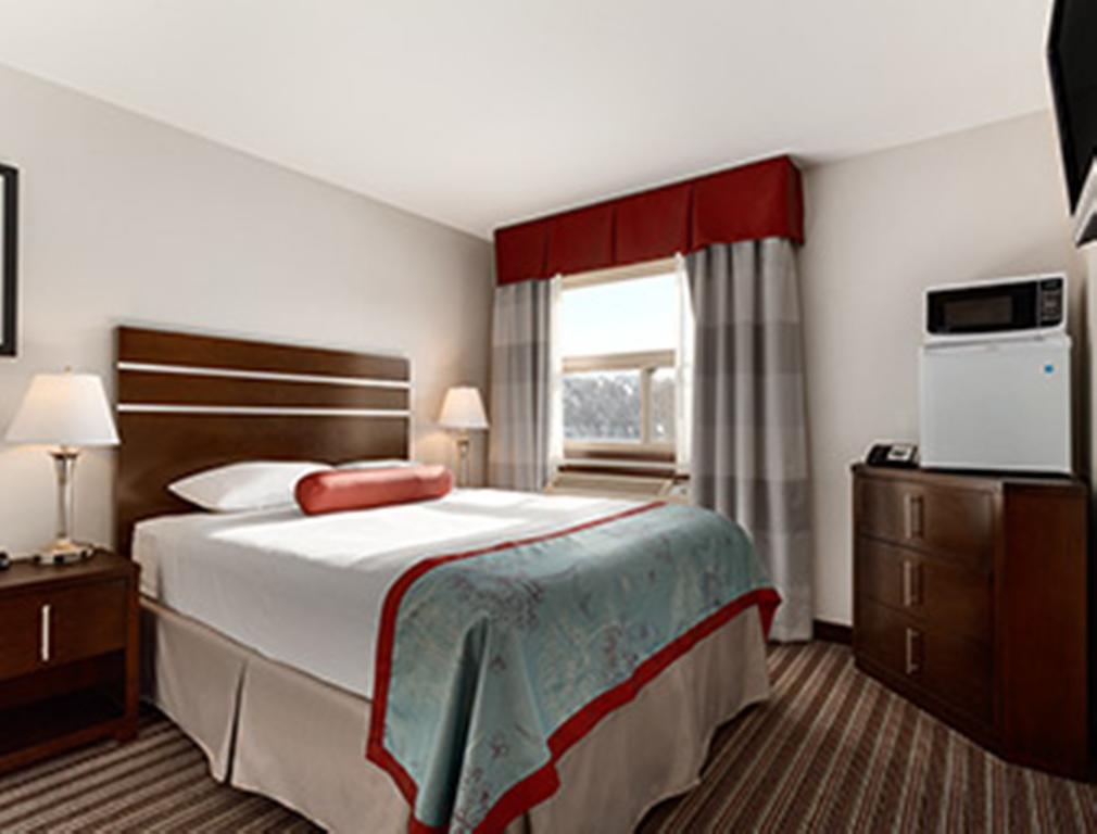 Super 8 By Wyndham Saskatoon Near Downtown Hotell Exteriör bild