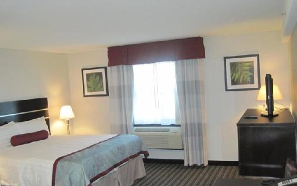 Super 8 By Wyndham Saskatoon Near Downtown Hotell Exteriör bild