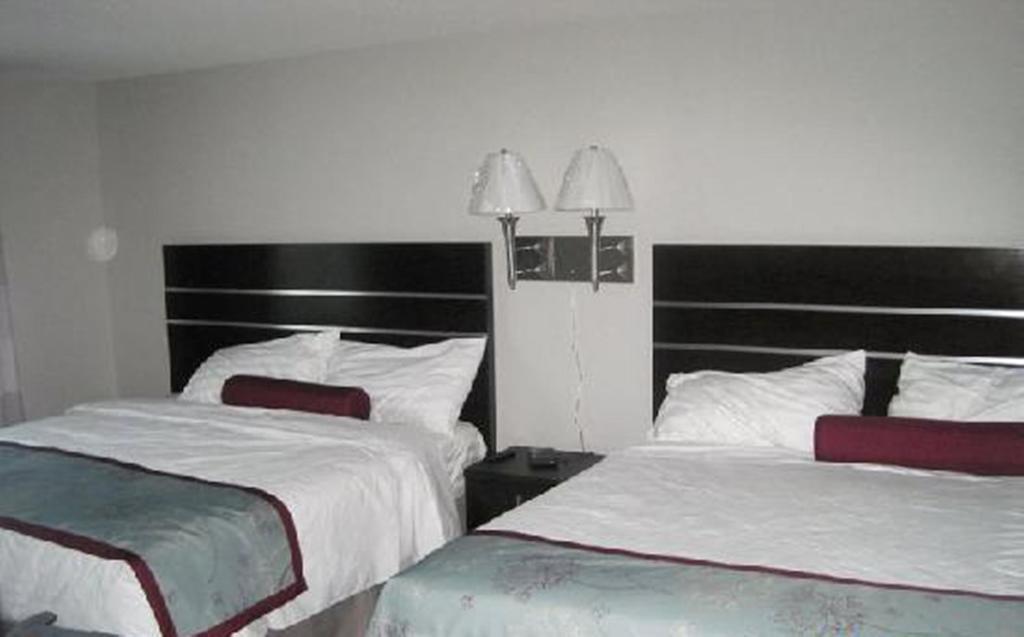 Super 8 By Wyndham Saskatoon Near Downtown Hotell Exteriör bild